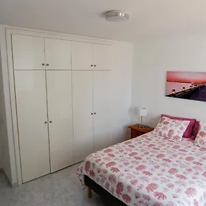 https://apartamento-el-medano-tenerife.adeje-hotels.com